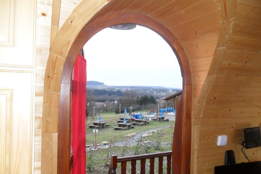 Le Chalet Du Chemin Et Sa Roulotte Berviller-en-Moselle Екстер'єр фото