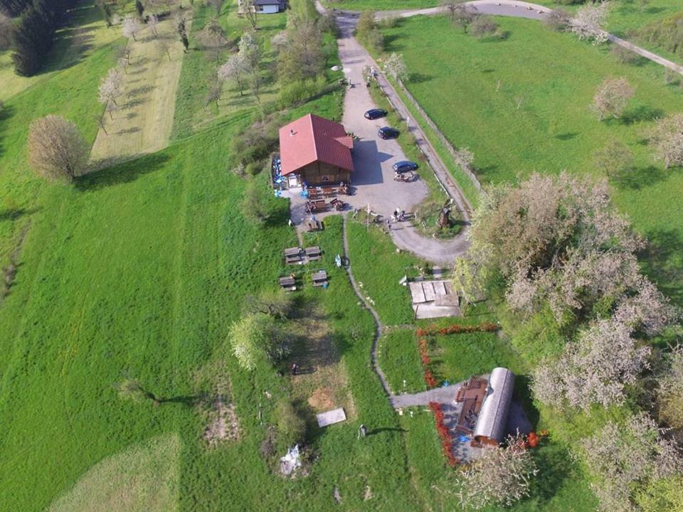 Le Chalet Du Chemin Et Sa Roulotte Berviller-en-Moselle Екстер'єр фото